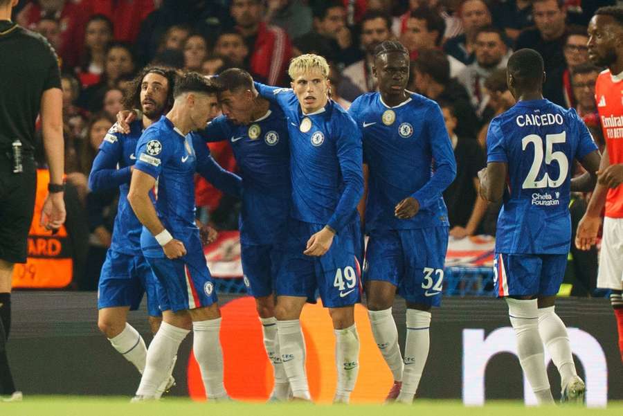 Chelsea superou Benfica e venceu primeira na Champions 2025/26