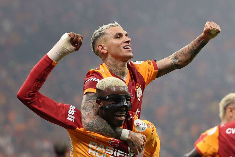 Osimhen feiert das 1:0 in der 40. Minute