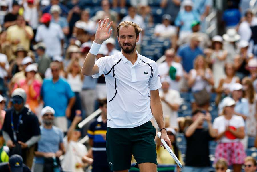 Medvedev sort Rinderknech et va en huitième de l'US Open Medvedev sort Rinderknech et va en huitième de l'US Open