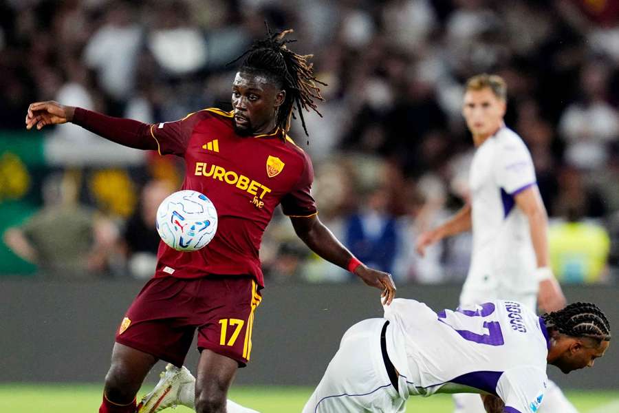 Manu Kone is a Chelsea transfer alternative to Alex Scott Manu Kone is a Chelsea transfer alternative to Alex Scott