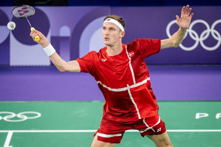 Axelsen holdt sit cool i semifinalen.