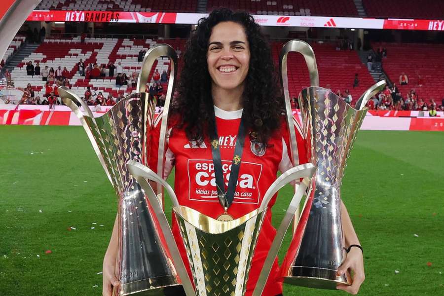 Andrea Falcón conquistou cinco troféus pelo Benfica Andrea Falcón conquistou cinco troféus pelo Benfica