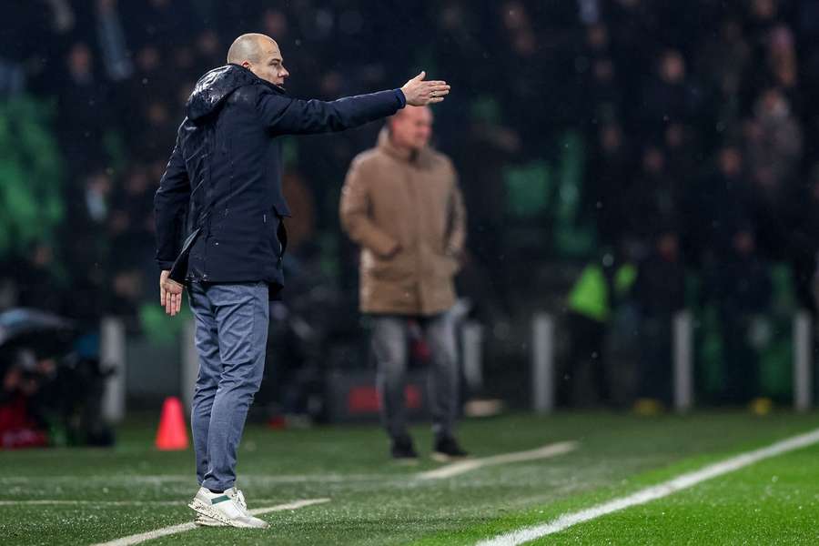 Danny Buijs als trainer van Fortuna in de Euroborg