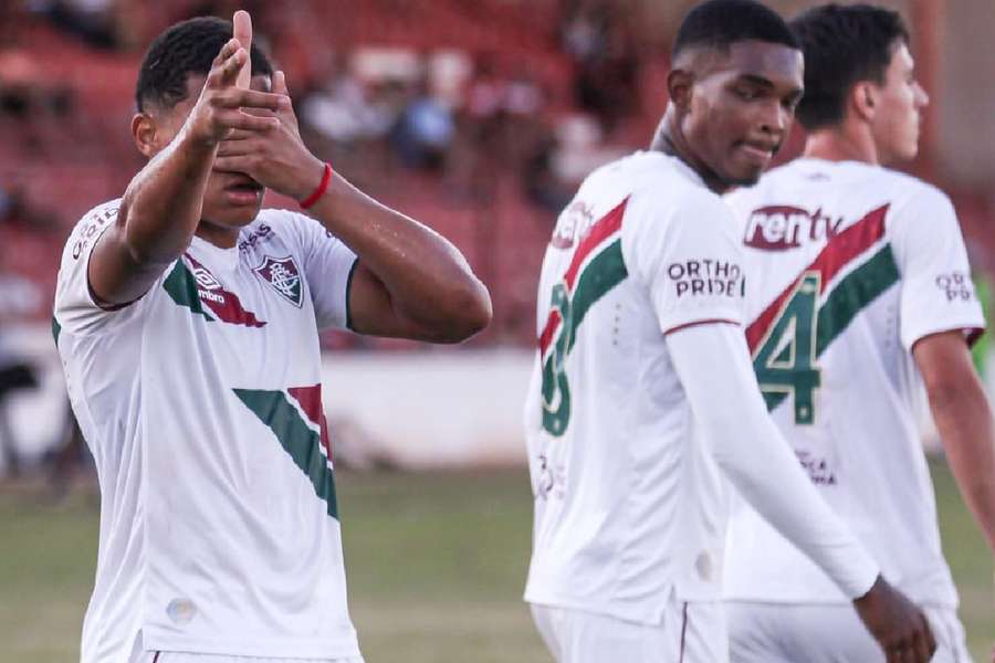 Kelwin fez dois golos para o Fluminense