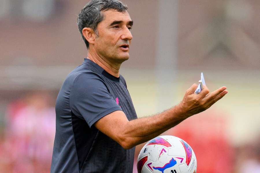 Ernesto Valverde durante un entrenamiento.