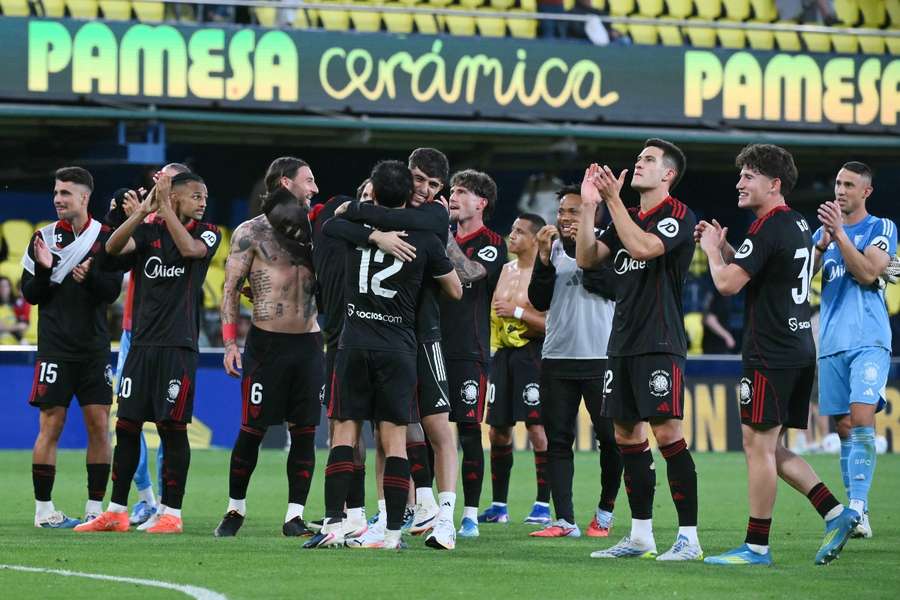 Los jugadores del Sevilla celebran su victoria en Villarreal