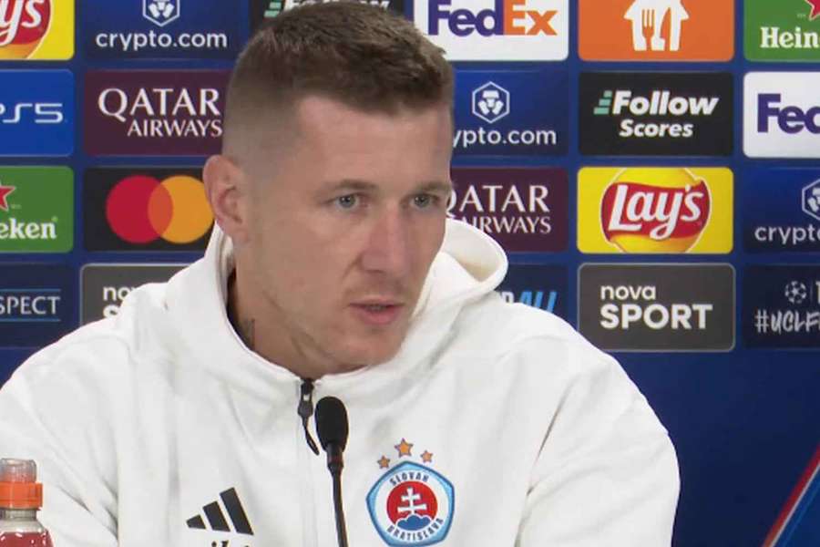 Slovenský záložník Juraj Kucka na tiskové konferenci Slovanu Bratislava