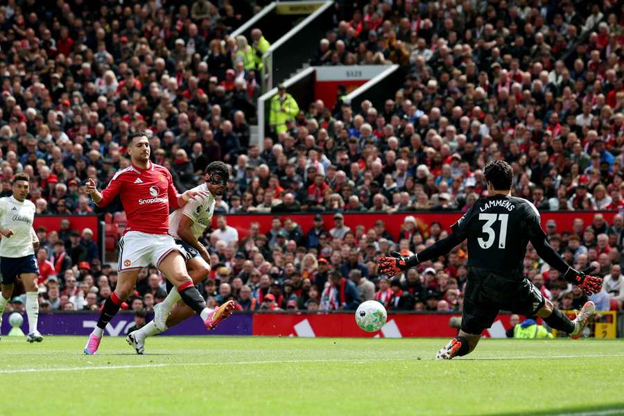 Portarul lui Mancheter United, Senne Lammens, desemnat Transferul Sezonului în Premier League