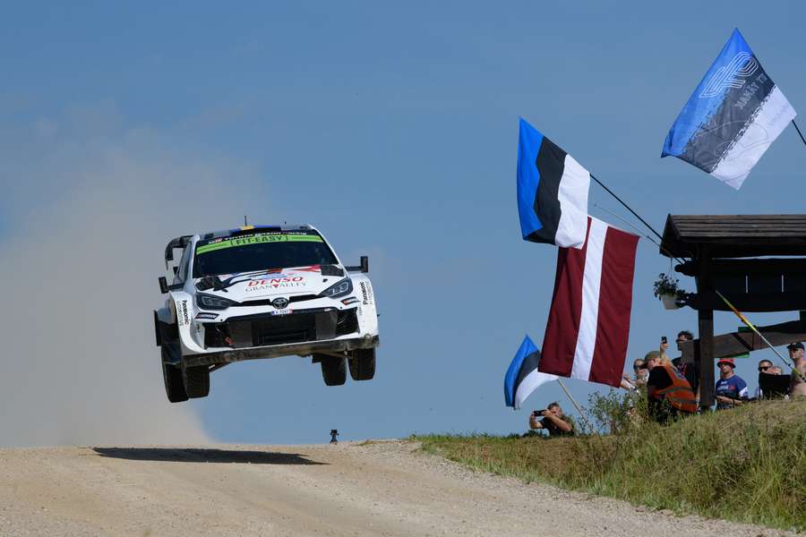 Oliver Solberg domina en el Rally de Estonia