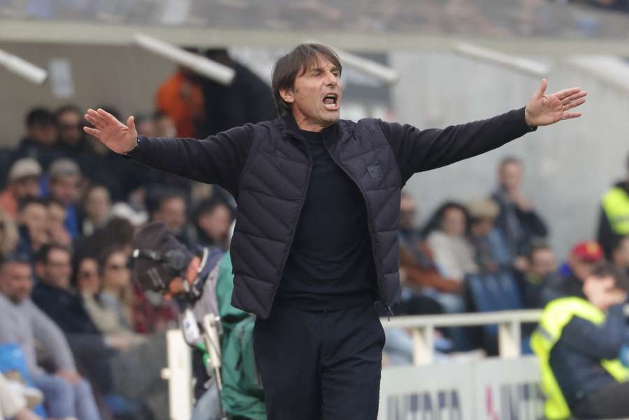 Antonio Conte dificilmente vai revalidar o título com o Nápoles.