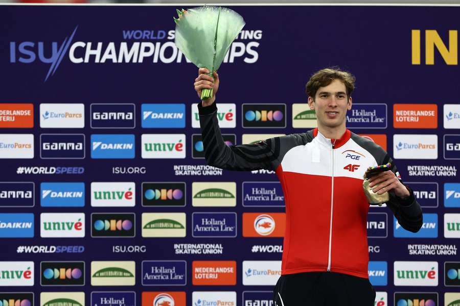 Marek Kania piąty na półmetku wieloboju sprinterskiego podczas MŚ w łyżwiarstwie szybkim