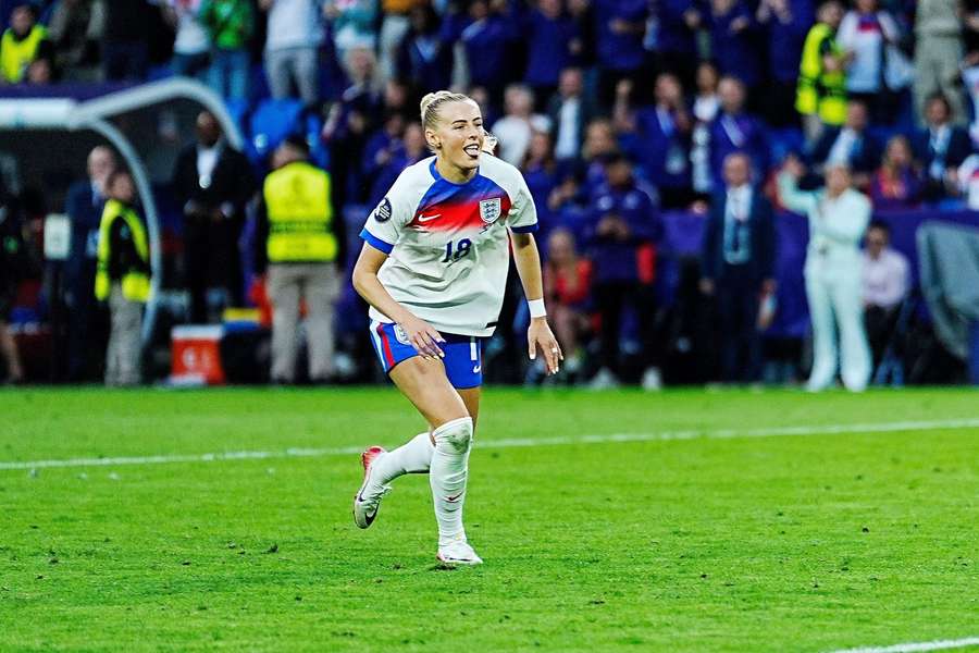 'I don't miss penalties twice!' - England Star Chloe Kelly jokes after scoring winning penalty 'I don't miss penalties twice!' - England Star Chloe Kelly jokes after scoring winning penalty