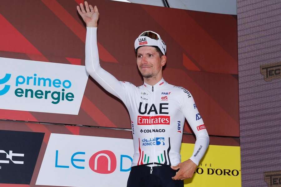 Almeida se impone en la sexta etapa de la Vuelta a Suiza.