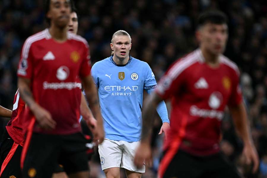 Erling Haaland nel derby di Manchester