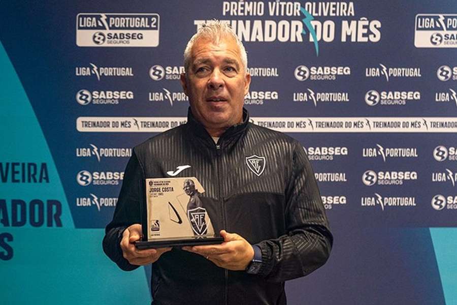 Jorge Costa recebeu prémio da Liga