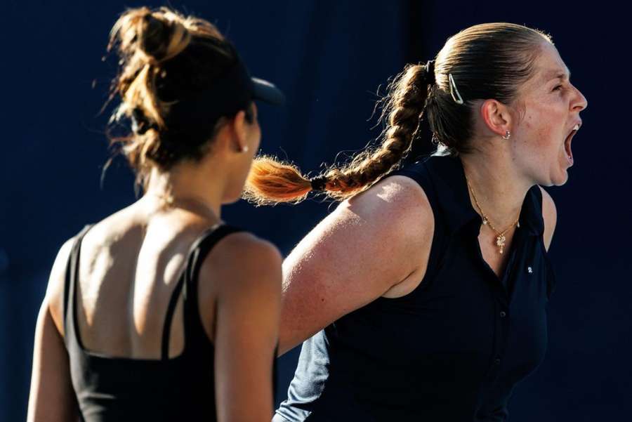 Ostapenko își descătușează furia asupra antrenorului advers după un meci tensionat de dublu la US Open Ostapenko își descătușează furia asupra antrenorului advers după un meci tensionat de dublu la US Open