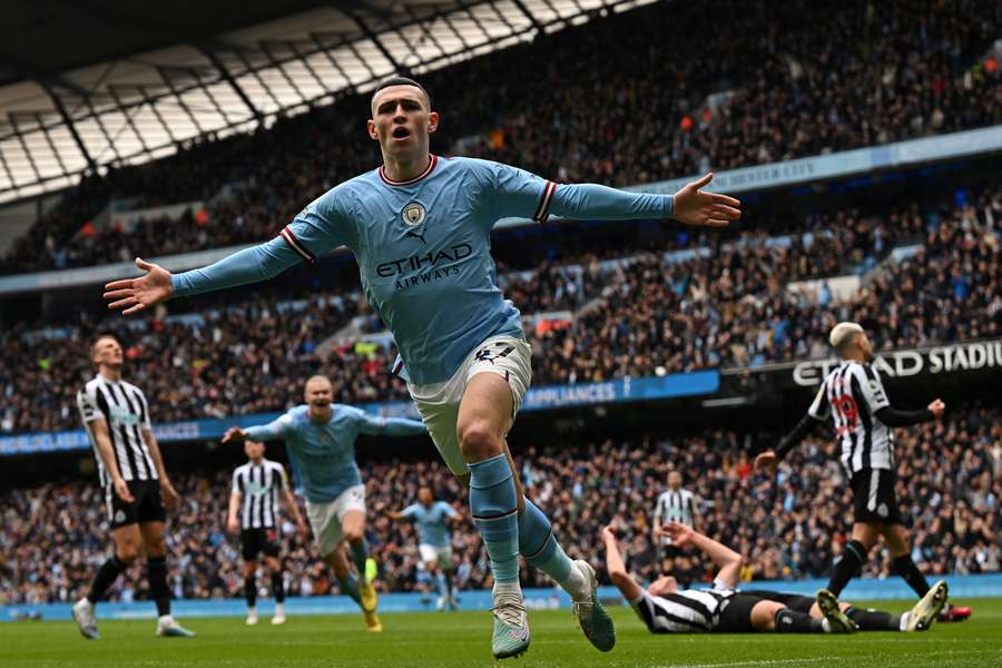 Phil Foden jubler efter at have bragt Manchester City foran mod newcastle