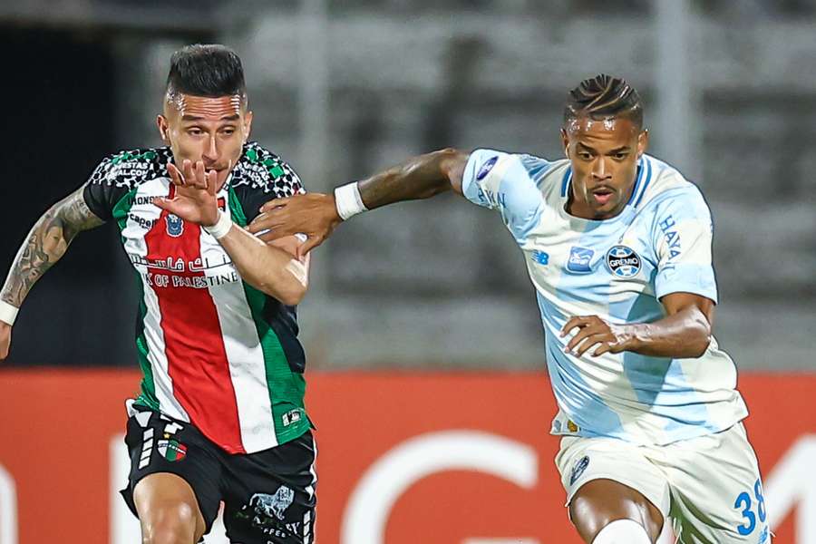 Grêmio foi melhor, mas não conseguiu abrir o placar