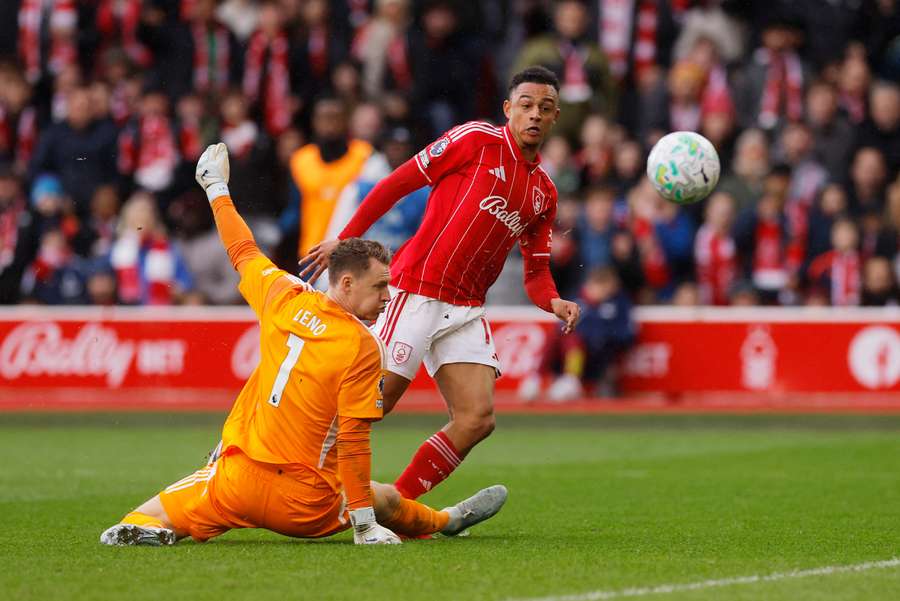 Ndoye em ação pelo Nottingham Forest