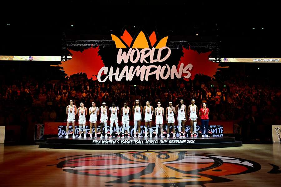 Estados Unidos, en el podio, tras ganar la final del Mundial Estados Unidos, en el podio, tras ganar la final del Mundial
