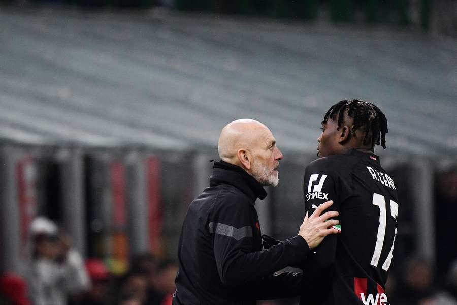 Stefano Pioli e Rafael Leao