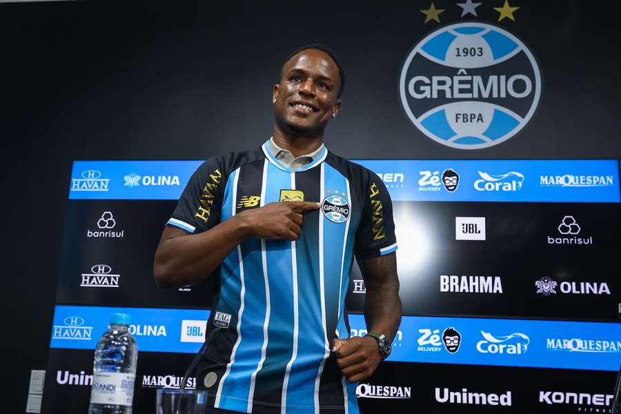 Jovane Cabral é o novo reforço do Grêmio Jovane Cabral é o novo reforço do Grêmio
