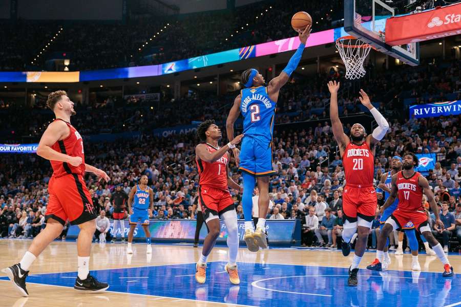 Gilgeous-Alexander potiahol majstrov za výhrou.
