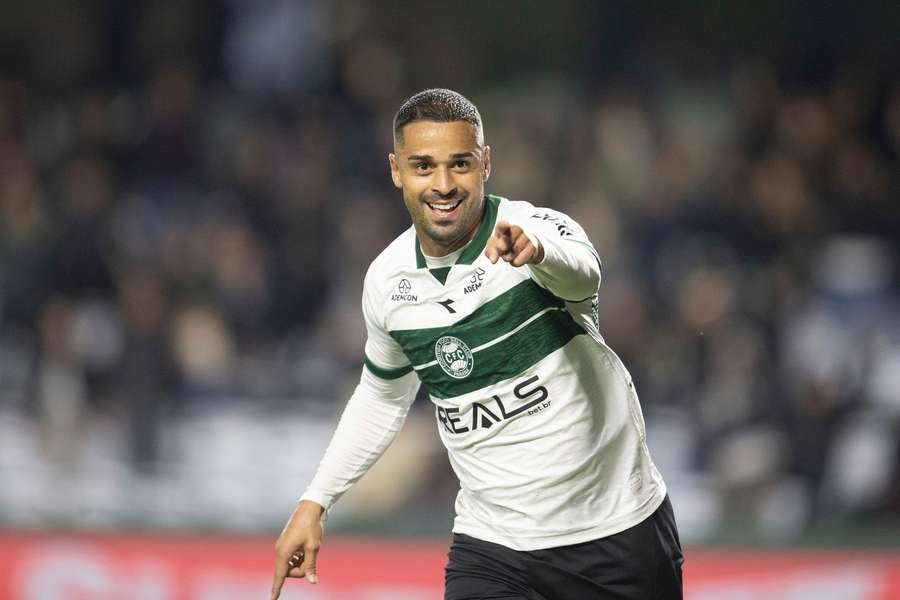 O Coritiba passou por cima do Volta Redonda