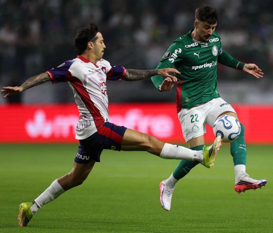 Palmeiras e Cerro fizeram jogo disputado Palmeiras e Cerro fizeram jogo disputado