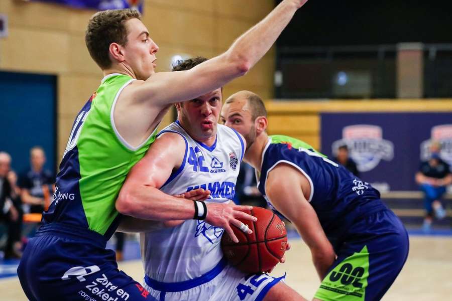 Leidens Luuk van Bree in actie tegen Zwolle Leidens Luuk van Bree in actie tegen Zwolle
