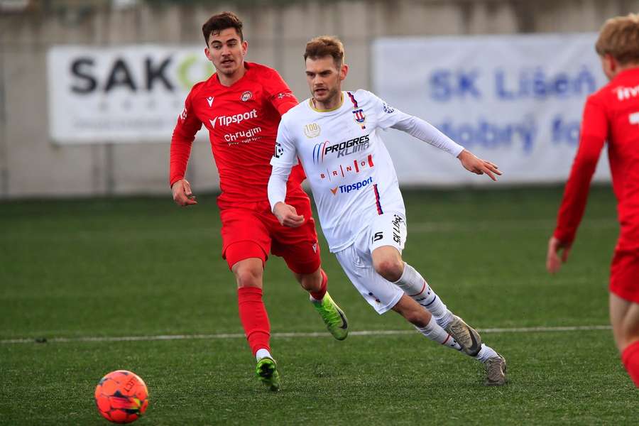 Antonio Mionič (vpravo) při zápase proti Chrudimi.