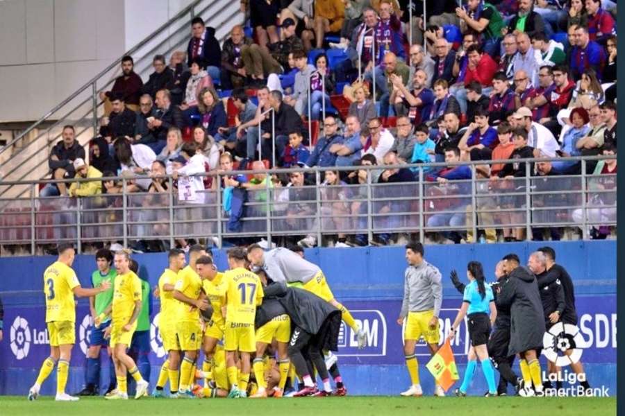 O golo de Sandro contra um rival direto coloca o Las Palmas no topo da tabela