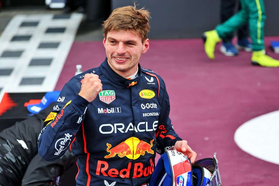 Verstappen naďalej naháňa Piastriho.