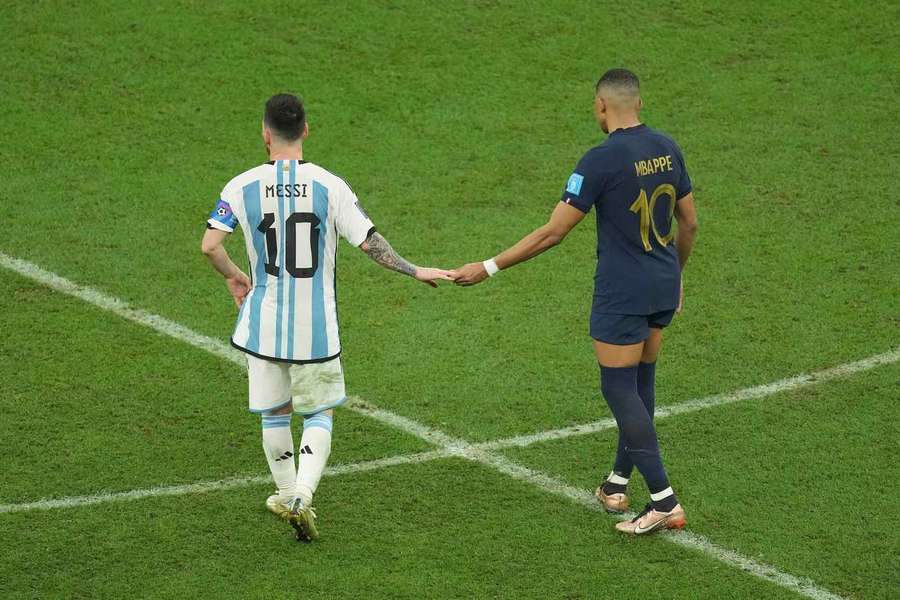 Lionel Messi und Kylian Mbappé arbeiten bei dieser WM an ihrem Vermächtnis. Lionel Messi und Kylian Mbappé arbeiten bei dieser WM an ihrem Vermächtnis.