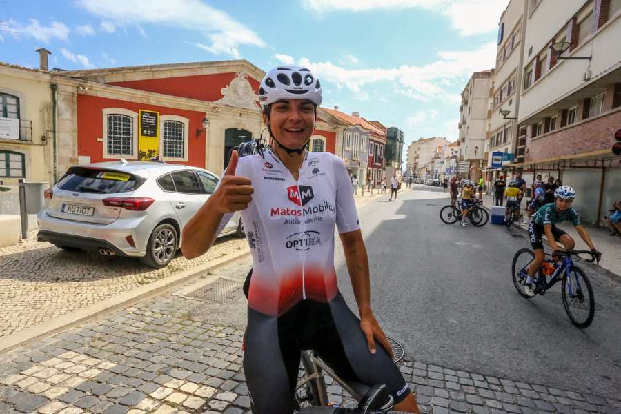 Numa chegada em pelotão compacto, Eva Anguela foi claramente a mais forte no final dos 85 quilómetros entre Loures e Vila Franca de Xira