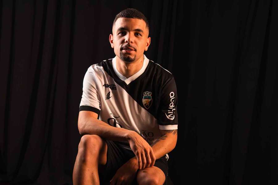 Victor Barbara reforça o Farense Victor Barbara reforça o Farense