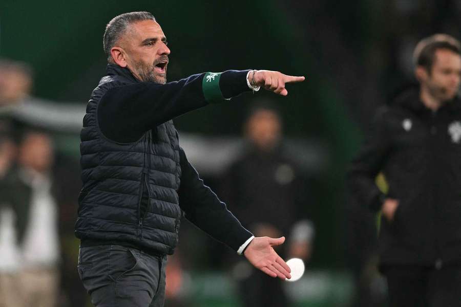 Rui Borges no banco do Sporting