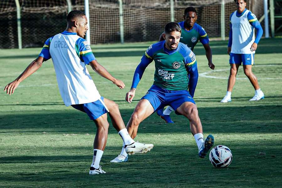 Goiás quer manter liderança da Série B do Brasileirão