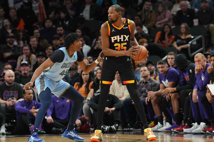 Kevin Durant v zápase proti Memphisu. 