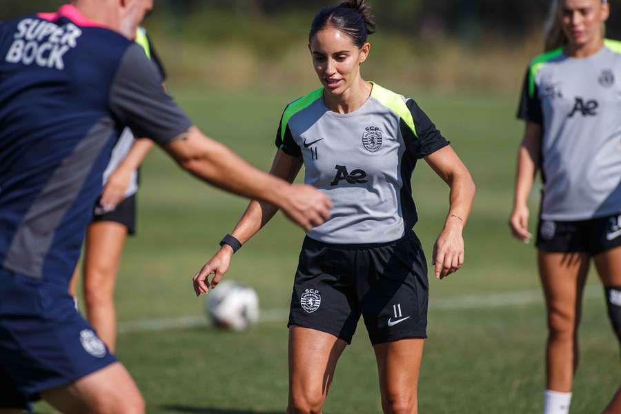 Brenda Pérez no treino do Sporting 