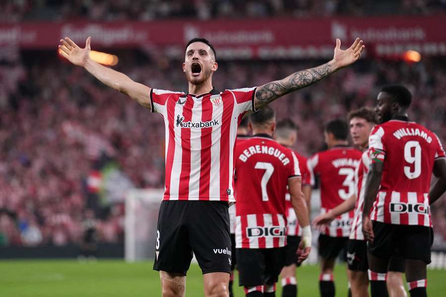 Oihan Sancet celebrates his winner