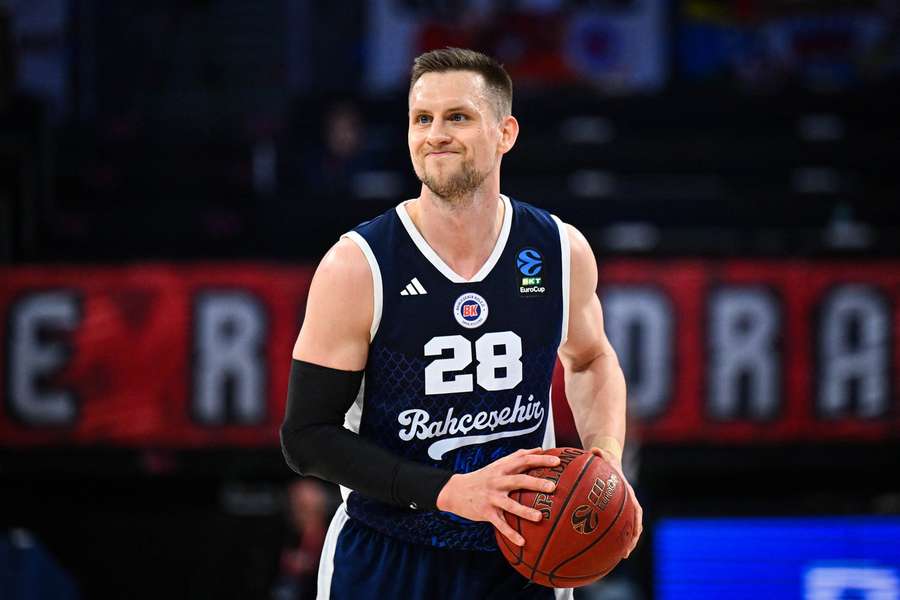 Jordan Loyd zdobył 24 punkty, ale zespół Mateusza Ponitki był lepszy