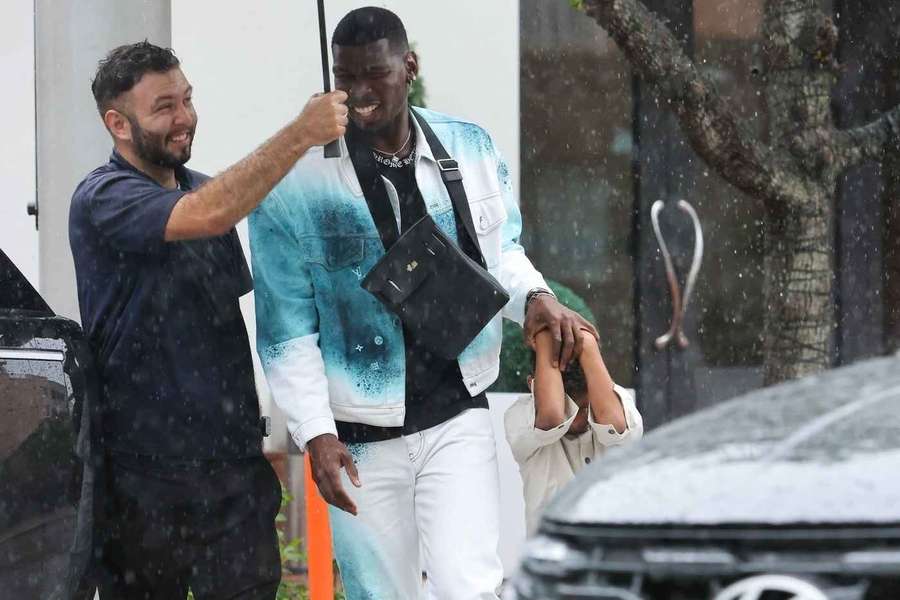 Pogba esteve em Los Angeles mas quer continuar a jogar na Europa