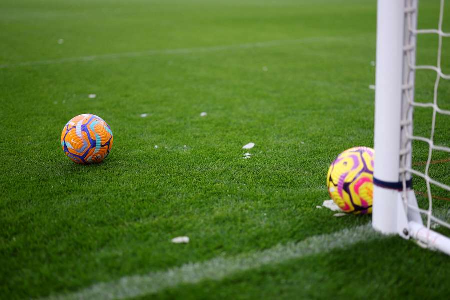 Zawodnik Premier League wyprowadzony z boiska treningowego przez policję