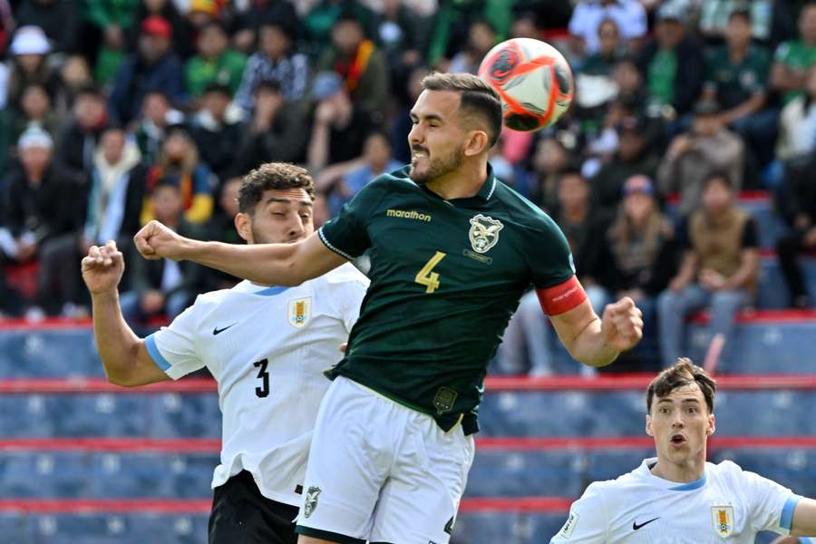 Bolivianos e Uruguaios fizeram um jogo morno Bolivianos e Uruguaios fizeram um jogo morno