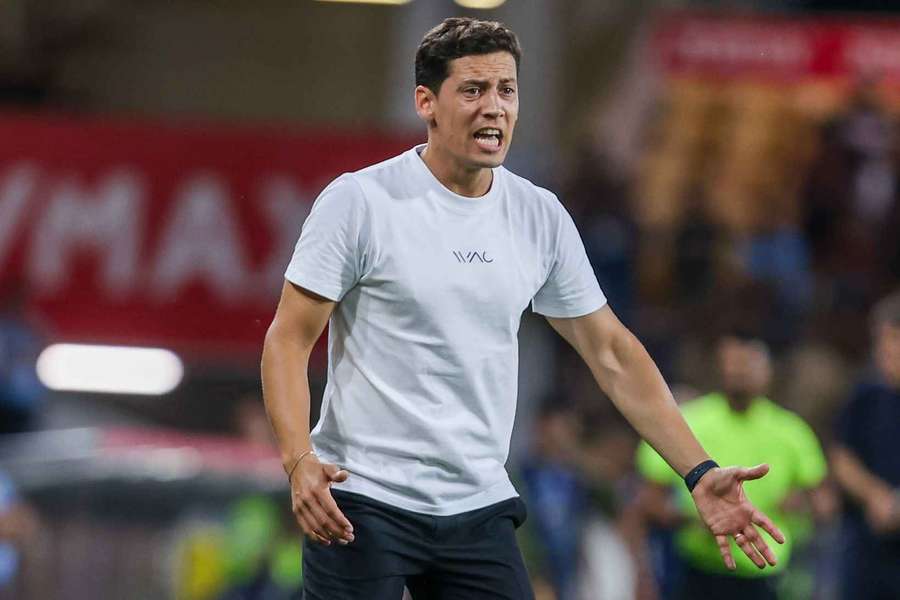Luís Pinto vai estrear-se na elite do futebol nacional