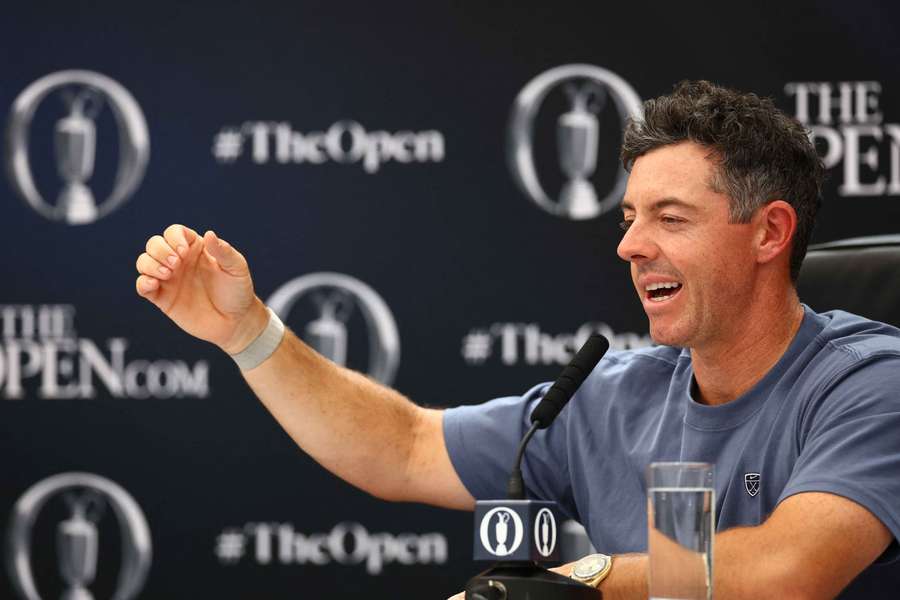 McIlroy speaks to the media McIlroy speaks to the media