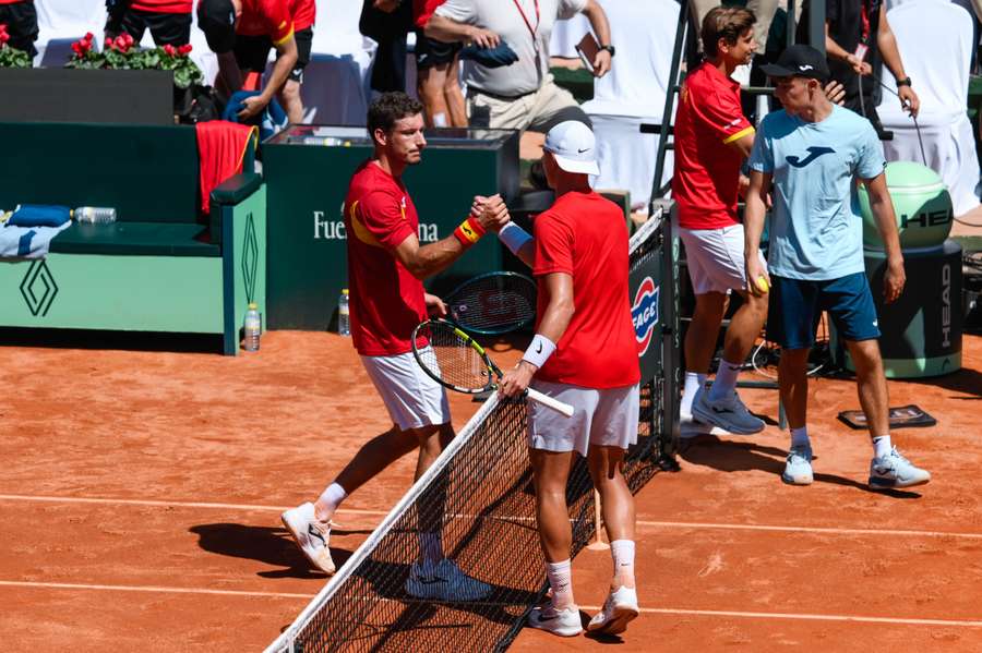 Pablo Carreño felicita a Rune tras perder contra el danés