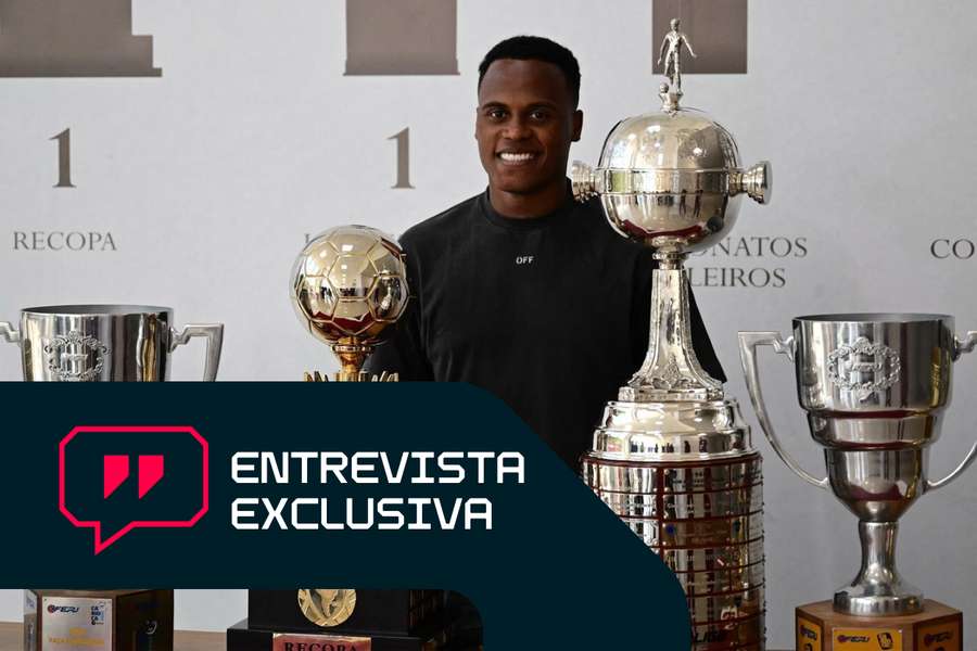 Jhon Arias conquistou a Libertadores e a Recopa com o Fluminense Jhon Arias conquistou a Libertadores e a Recopa com o Fluminense