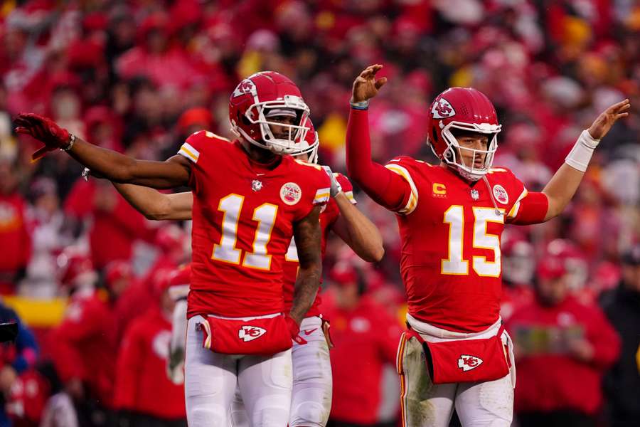 NFL: Chiefs vencem Jaguars e avançam à final da AFC; Mahomes joga no sacrifício